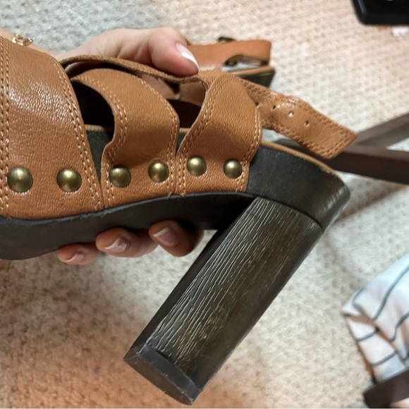 Lucky Brand Tan Platform Sandals - Picture 2 of 6